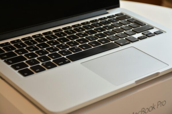 Macbook Air - Image 2